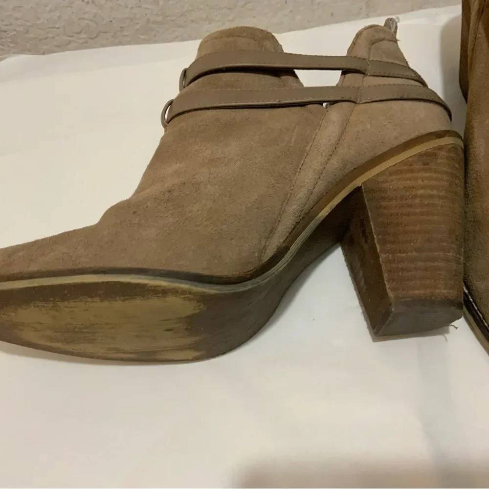 Nine West Tan Booties/Shoes size 11 M bouble buckle